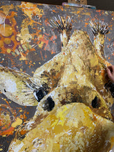 Load image into Gallery viewer, Long neck, long lashes sold